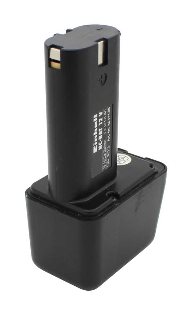 Schwarzer Akku mit steckbarem Aufsatz und sichtbaren Metallkontakten, freigestellt auf weißem Hintergrund