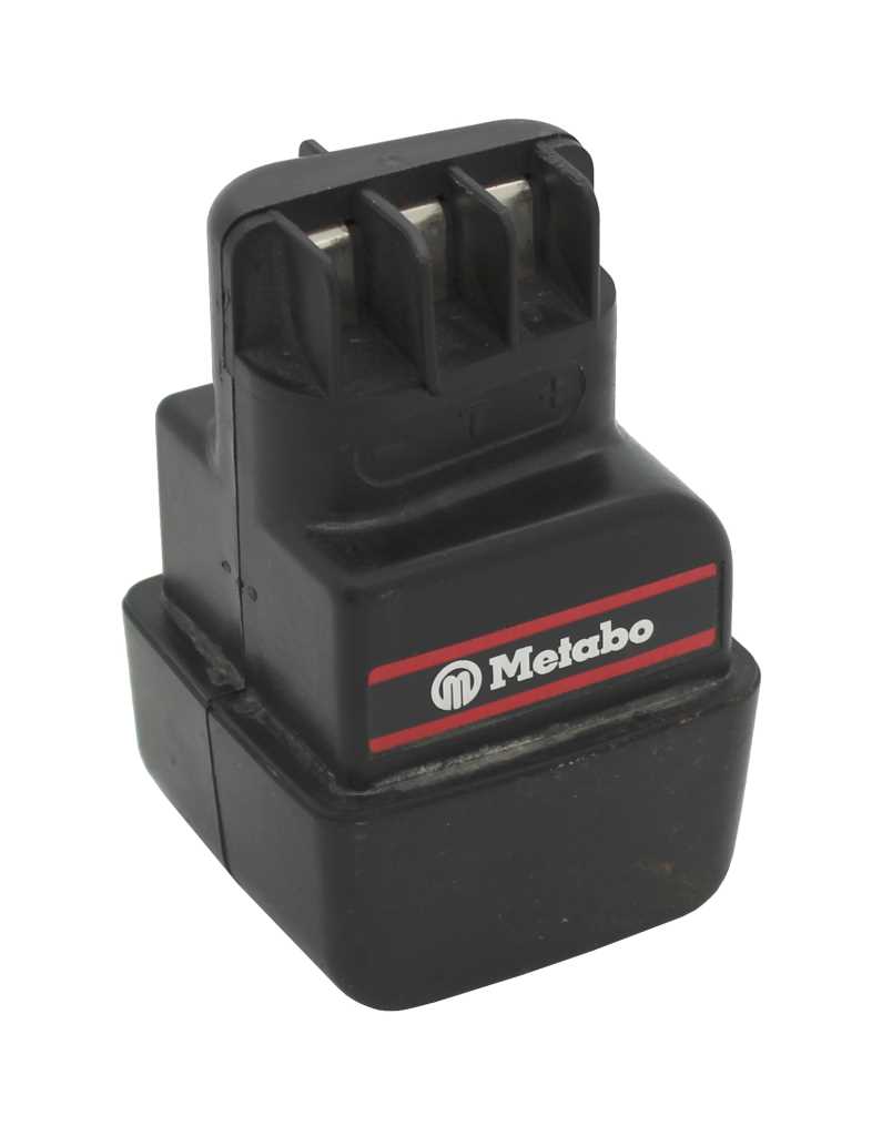 Schwarzer Werkzeugakku mit Metabo-Logo und roten Streifen, oben drei Kontaktflächen in Nahaufnahme