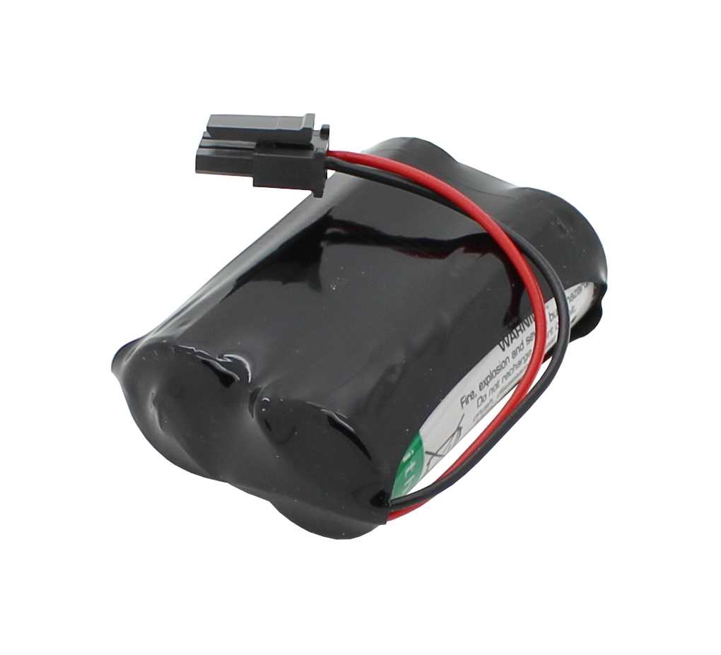 Schwarzes Batteriepäckchen mit rotem und schwarzem Kabel und schwarzem Steckverbinder auf weißem Hintergrund